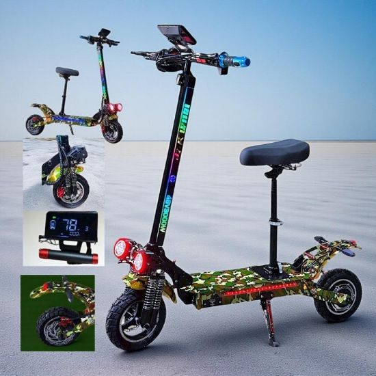 صورة سكوتر كهربائي بتصميم قتال مع دينامو قوي وإضاءة